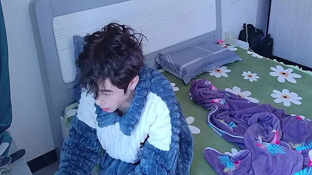 Snapshot of Stuffy-111 chatting on October 24, 4:20 am Stuffy-111 online show from October 24, 4:20 am