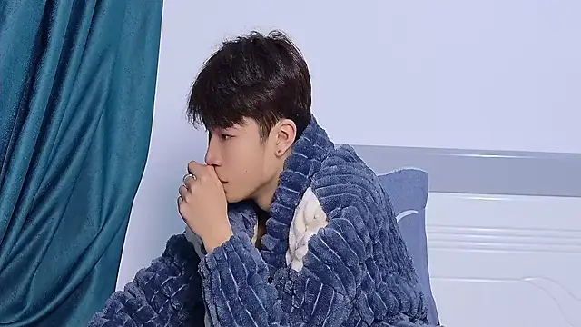 Snapshot of Stuffy-111 chatting on November 1, 10:17 am Stuffy-111 online show from November 1, 10:17 am