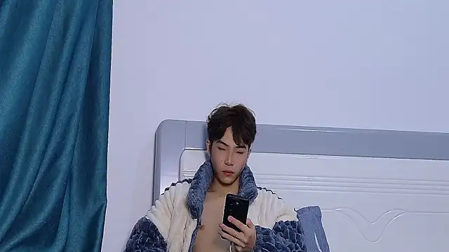 Snapshot of Stuffy-111 chatting on November 3, 10:27 am Stuffy-111 online show from November 3, 10:27 am