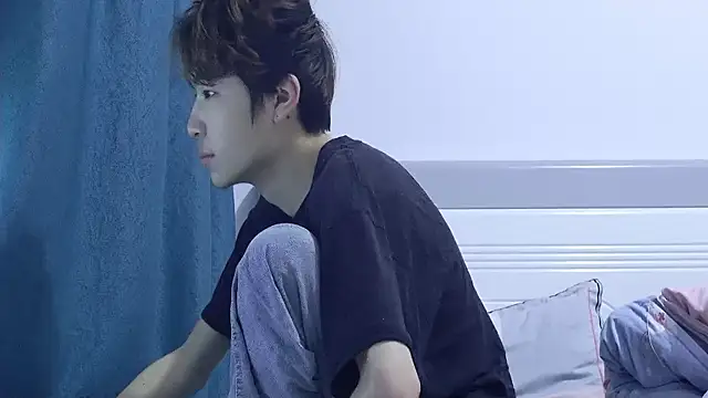 Snapshot of Stuffy-111 chatting on April 7, 10:42 pm Stuffy-111 online show from April 7, 10:42 pm