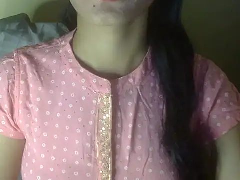 Snapshot of Shezi_N chatting on April 23, 12:29 pm Shezi N online show from April 23, 12:29 pm