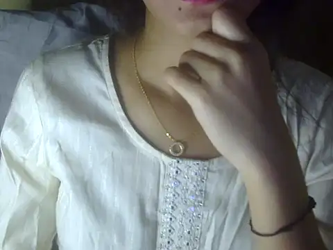 Snapshot of Shezi_N chatting on April 25, 1:41 pm Shezi N online show from April 25, 1:41 pm