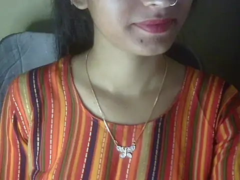 Snapshot of Shezi_N chatting on May 12, 1:19 pm Shezi N online show from May 12, 1:19 pm
