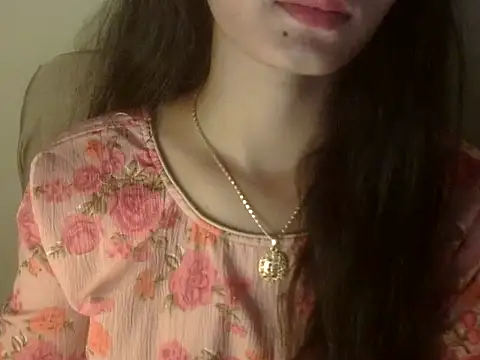 Snapshot of Shezi_N chatting on May 24, 1:05 pm Shezi N online show from May 24, 1:05 pm