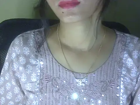 Snapshot of Shezi_N chatting on May 28, 2:03 pm Shezi N online show from May 28, 2:03 pm