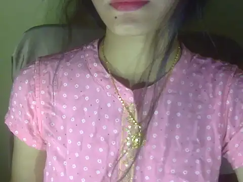 Snapshot of Shezi_N chatting on June 4, 2:12 pm Shezi N online show from June 4, 2:12 pm