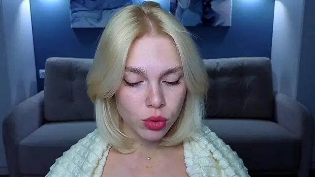 Maya Morrow online show from October 21, 1:34 pm