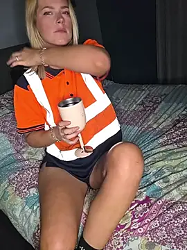 Couple19951 online show from July 27, 10:39 pm