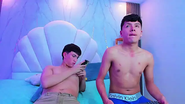 hoot booys  online show from March 3, 9:15 am