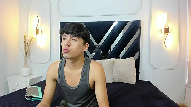 hoot booys  online show from March 30, 8:43 pm