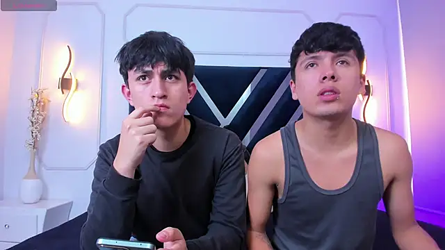 hoot booys  online show from March 31, 8:20 pm