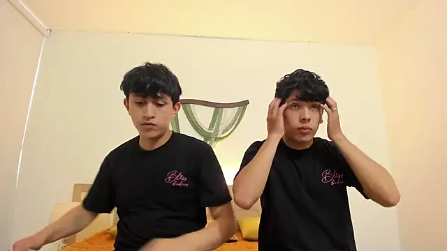 hoot booys  online show from April 10, 9:52 pm