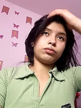 petite coral online show from December 22, 1:24 am