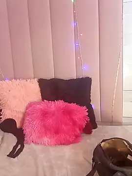 petite coral online show from February 6, 3:33 am