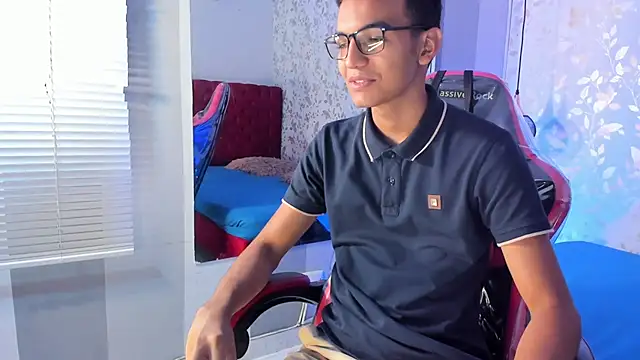 Snapshot of velkanX chatting on October 29, 9:49 pm velkanX online show from October 29, 9:49 pm