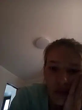 Snapshot of Coare_Cindy chatting on October 31, 11:44 am Coare Cindy online show from October 31, 11:44 am