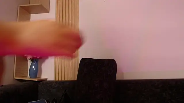 miel alisha online show from April 4, 1:30 pm