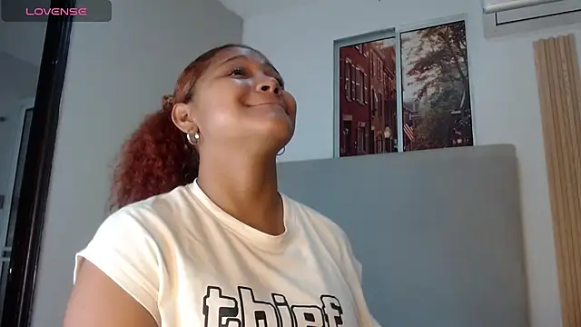 Snapshot of miel_alisha chatting on April 24, 12:40 pm miel alisha online show from April 24, 12:40 pm