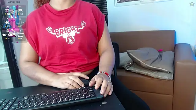 Snapshot of miel_alisha chatting on May 14, 12:45 pm miel alisha online show from May 14, 12:45 pm