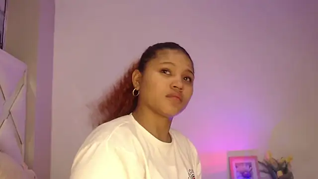 Snapshot of miel_alisha chatting on July 7, 12:53 pm miel alisha online show from July 7, 12:53 pm