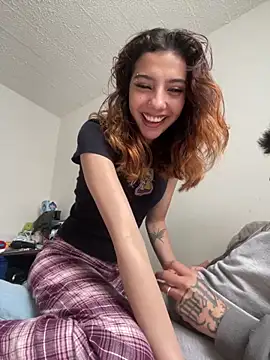 Snapshot of MiaaCute- chatting on May 15, 9:22 pm MiaaCute- online show from May 15, 9:22 pm