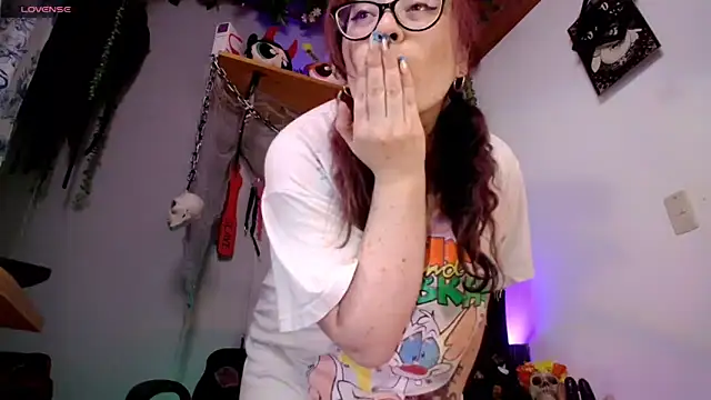 Snapshot of Violetafetish-dirty chatting on October 7, 2:31 am Violetafetish-dirty online show from October 7, 2:31 am