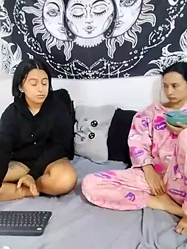 emily n abby online show from June 20, 1:25 pm