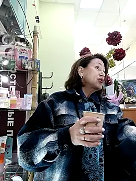 Luna 7777 online show from March 18, 11:35 am