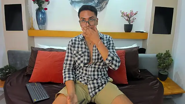 JohnBelRose online show from January 6, 7:39 pm