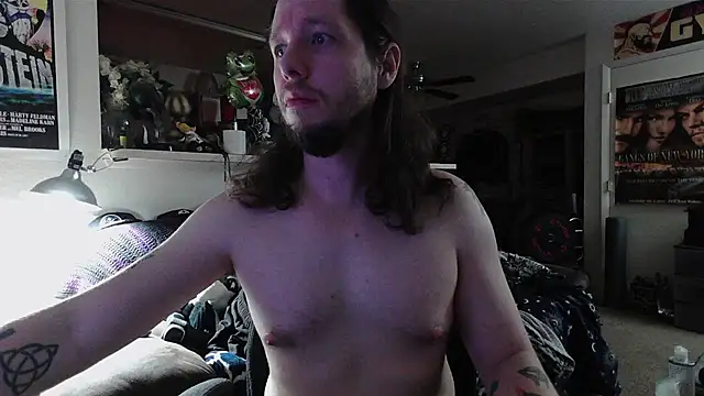 biggerisbetter12 online show from March 21, 3:44 am