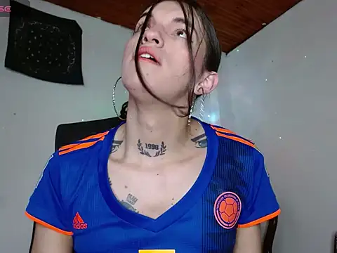 Snapshot of Scarlett_crastrawberry chatting on July 7, 2:43 pm Scarlett crastrawberry online show from July 7, 2:43 pm