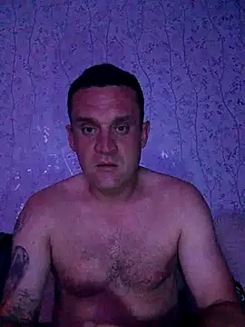 Snapshot of PeteR1987- chatting on May 31, 12:52 am PeteR1987- online show from May 31, 12:52 am