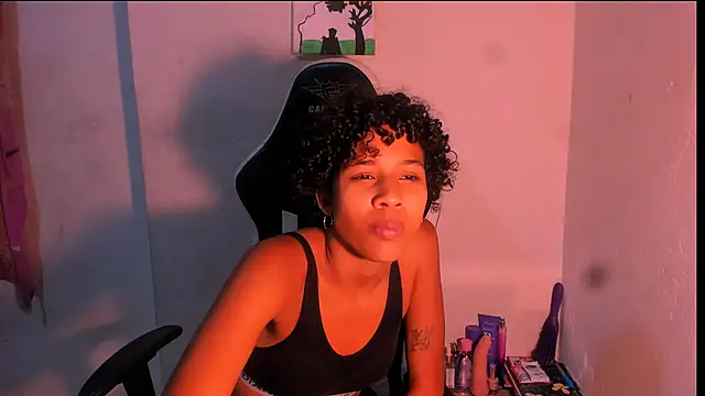 Snapshot of bad_girl_xxx chatting on April 28, 3:11 am bad girl xxx online show from April 28, 3:11 am