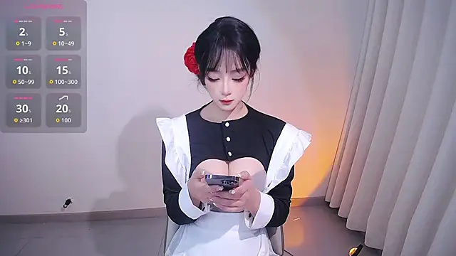 Snapshot of Kinadolly chatting on May 10, 12:10 pm Kinadolly online show from May 10, 12:10 pm