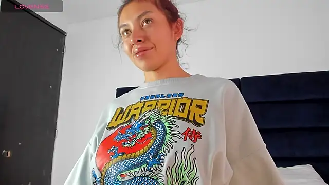 Snapshot of melanie_roux__ chatting on February 7, 12:09 pm melanie roux online show from February 7, 12:09 pm