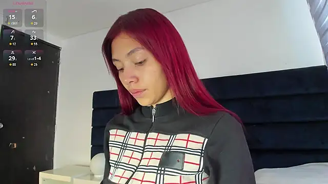 Snapshot of melanie_roux__ chatting on February 25, 12:15 pm melanie roux online show from February 25, 12:15 pm