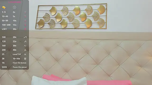 lucia lorenz online show from February 9, 11:25 am