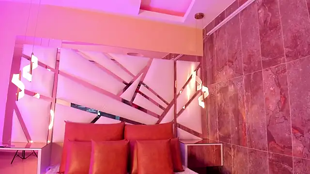 Catalina-Thompson online show from February 9, 11:47 am