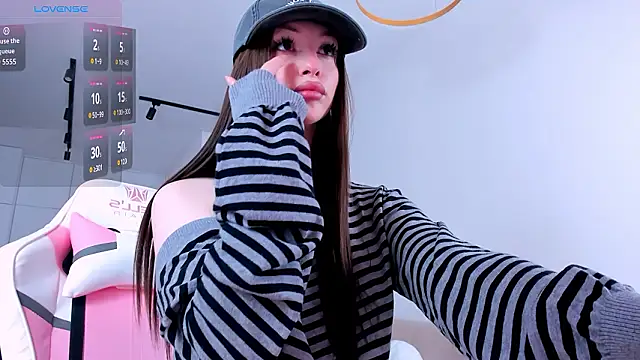 khloeforever online show from February 28, 9:32 am