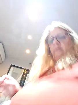 Snapshot of JennyInVegas chatting on May 5, 2:58 pm JennyInVegas online show from May 5, 2:58 pm