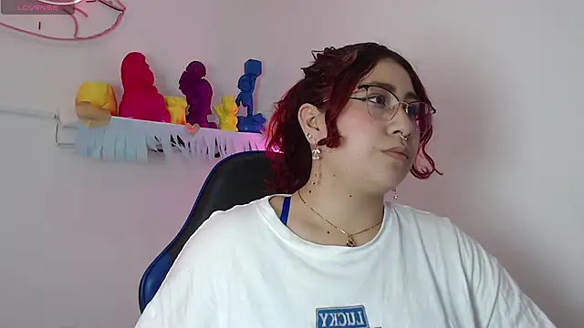 littlee red online show from October 26, 5:19 pm