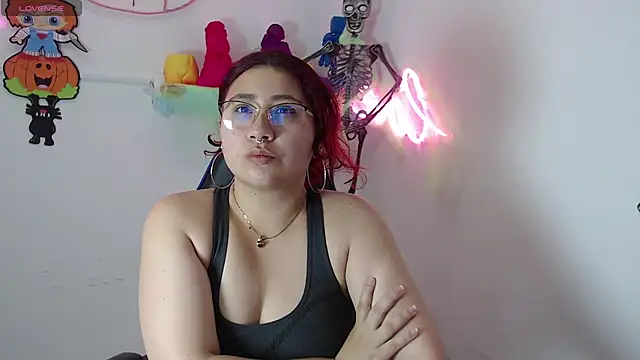 littlee red online show from October 29, 12:40 pm