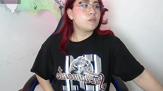 littlee red online show from November 5, 8:09 pm