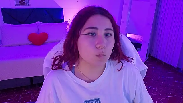 littlee red online show from February 2, 8:51 pm