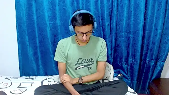 DavTwink3100 online show from January 15, 2:16 am