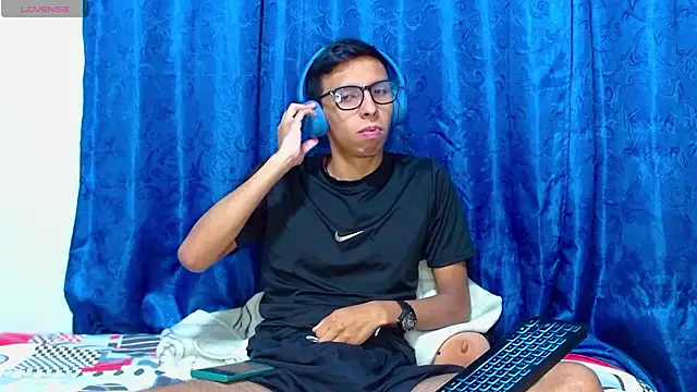 DavTwink3100 online show from March 20, 1:54 am