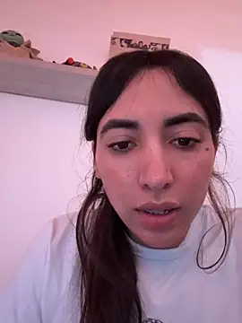 Snapshot of valeriahornier chatting on February 27, 2:11 am valeriahornier online show from February 27, 2:11 am