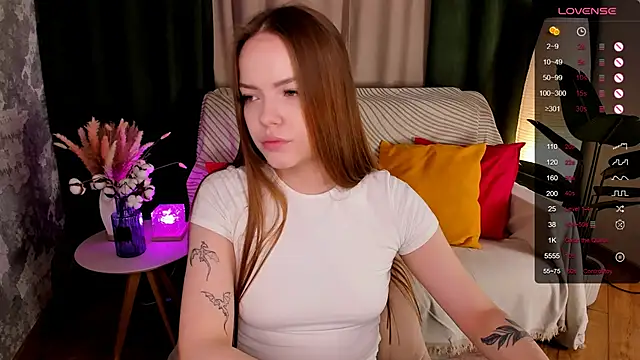 Snapshot of MelissaBell_ chatting on May 10, 1:55 am MelissaBell online show from May 10, 1:55 am