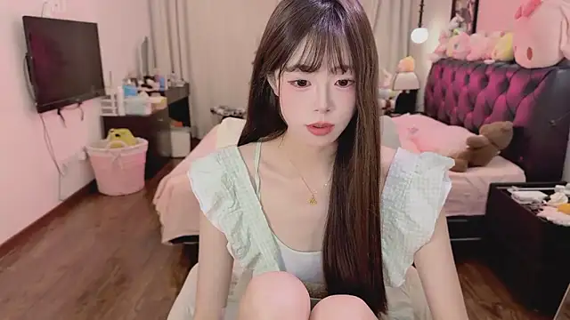 Snapshot of Onecutelittle chatting on May 8, 2:11 pm Onecutelittle online show from May 8, 2:11 pm