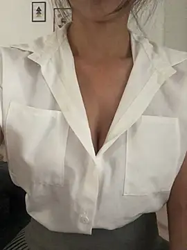 Snapshot of Kylie_beem chatting on July 8, 7:24 am Kylie beem online show from July 8, 7:24 am